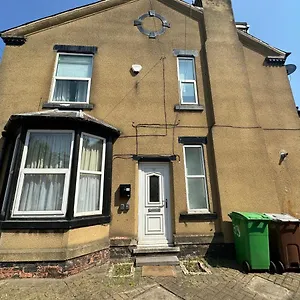 2-bed-1st-floor-flat-near-centre.hotelsin-nottingham.com/